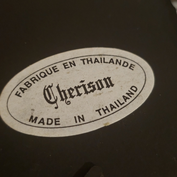 Pair of Intricate Picture Frames - Picture 3 of 5